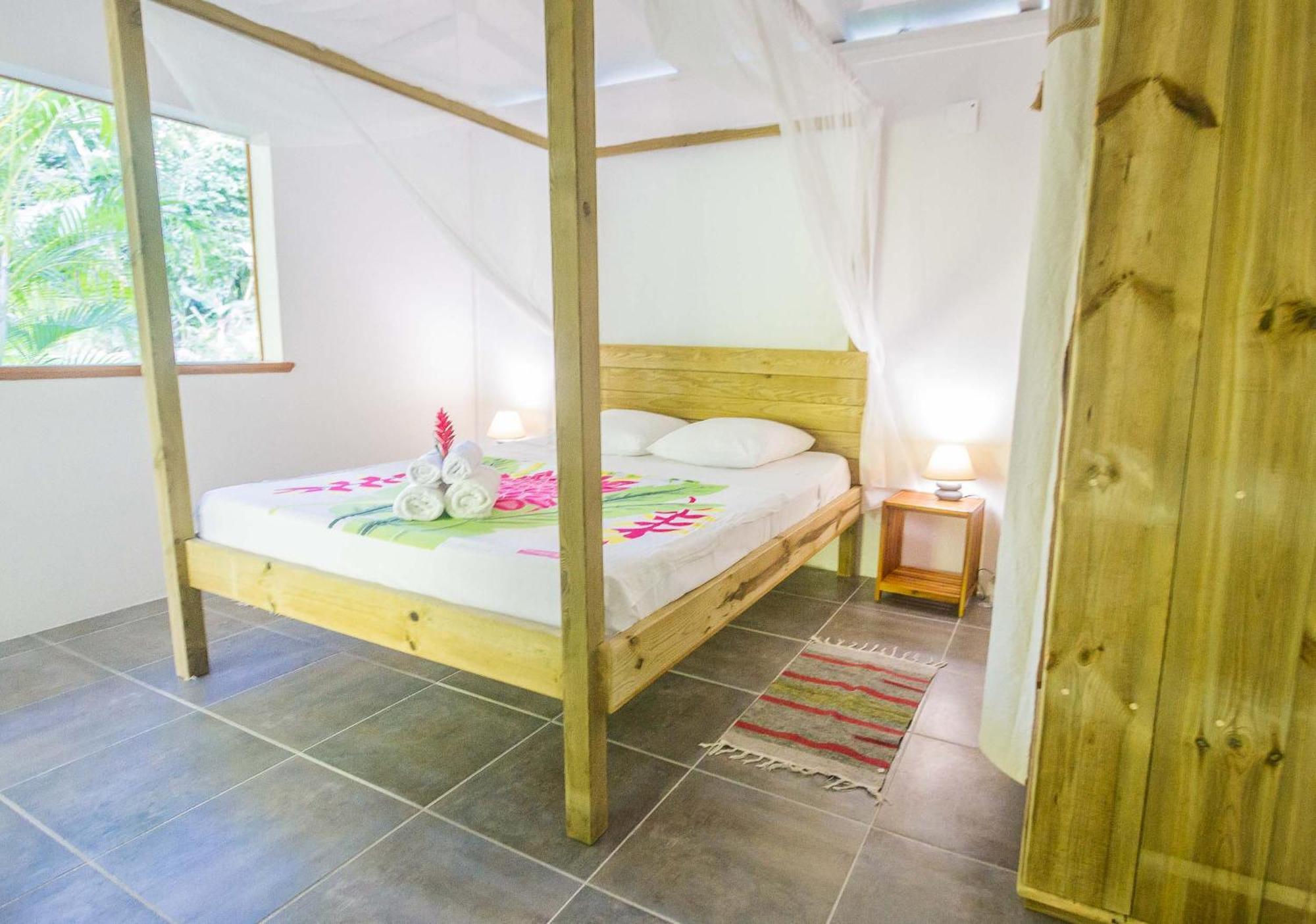 Ecolodges Karet Deshaies Zewnętrze zdjęcie
